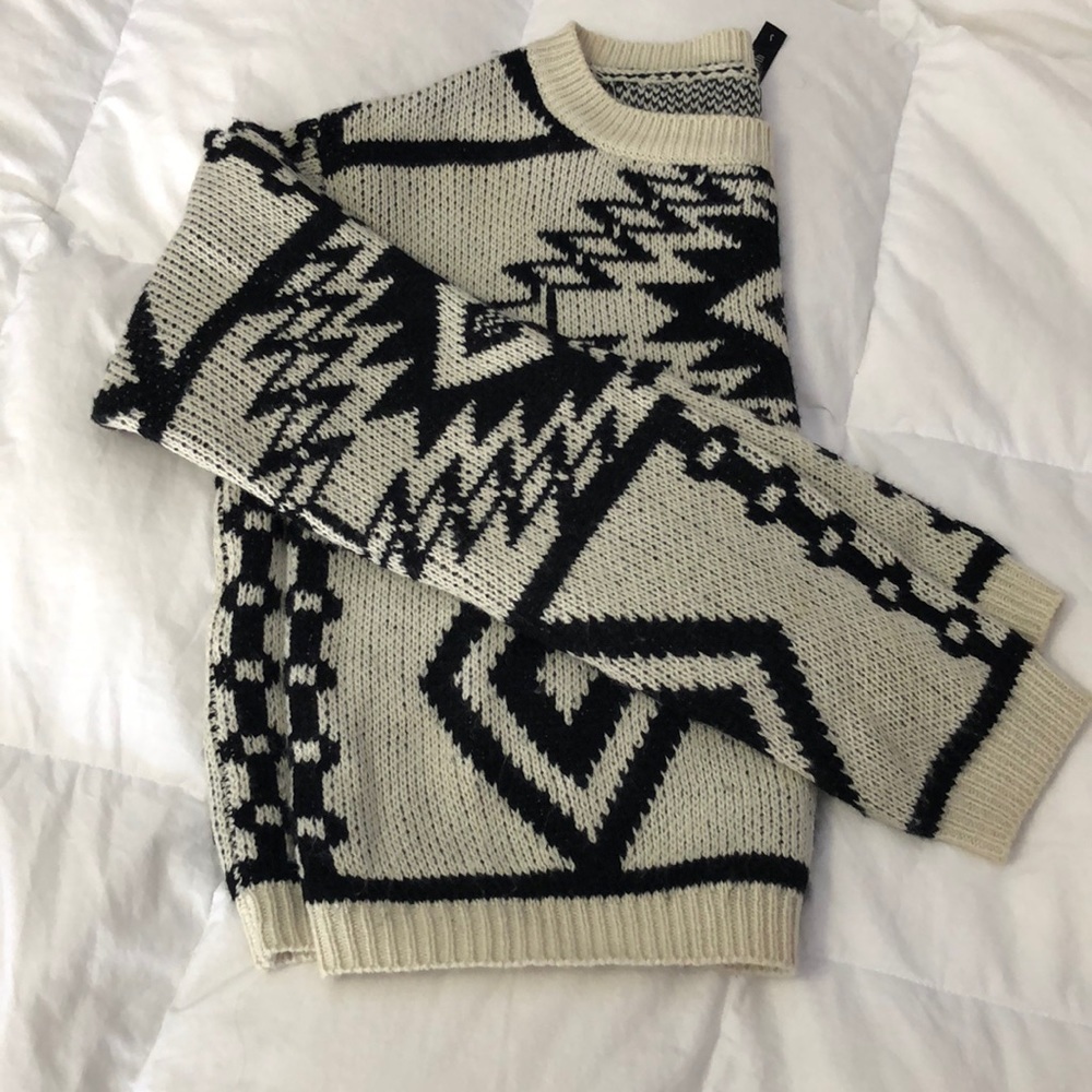Aztec print boxy crop sweater